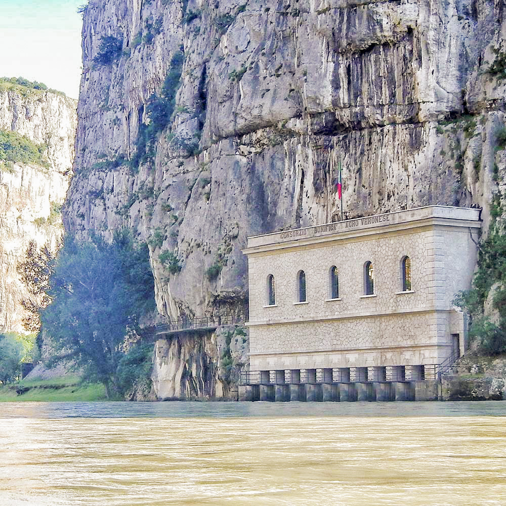 Presa di Sciorne sulla chiusa di Ceraino - Cammino Sentiero di Maria