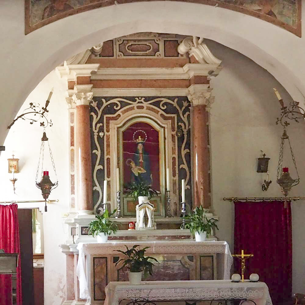 Chiesetta di Santa Maria della Grazie di Preabocco - Sentiero di Maria pellegrinaggio al Santuario Madonna della Corona